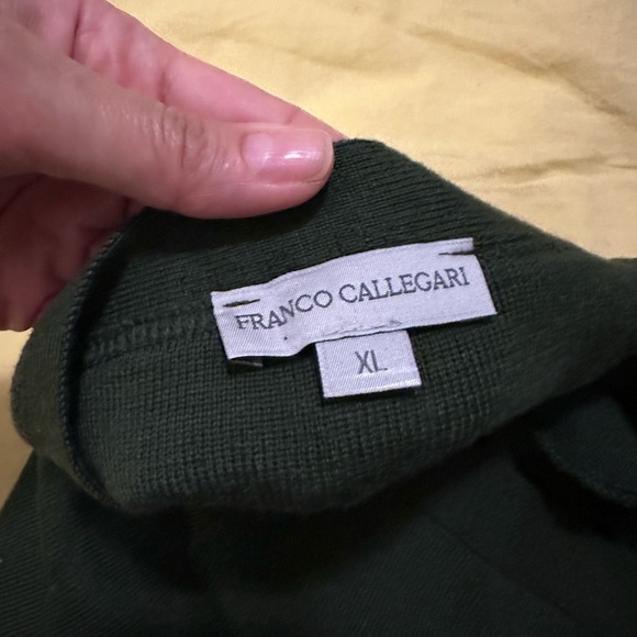 Green skirts - Picture 3 of 3